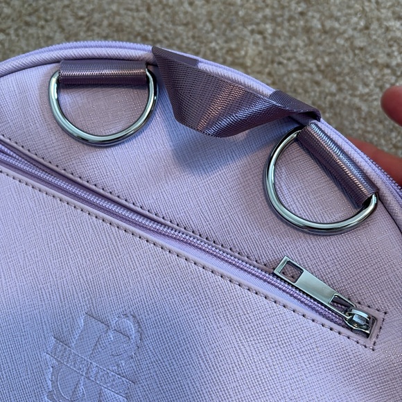 Kraken Trade Clamshell Purple Women's Enamel Pin Display/Trading Crossbody Bag - Picture 9 of 10